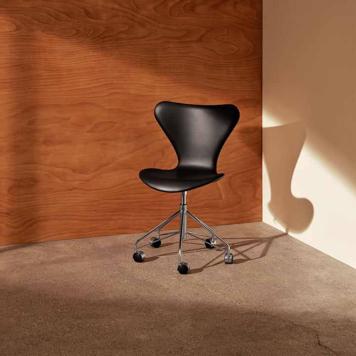 Fritz Hansen - Series 7 Office Chair 3117 Ash Black