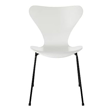 Fritz Hansen - Series 7 3107 Chair Lacquer