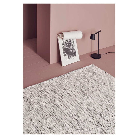 Line Design - NYOKO Rug White