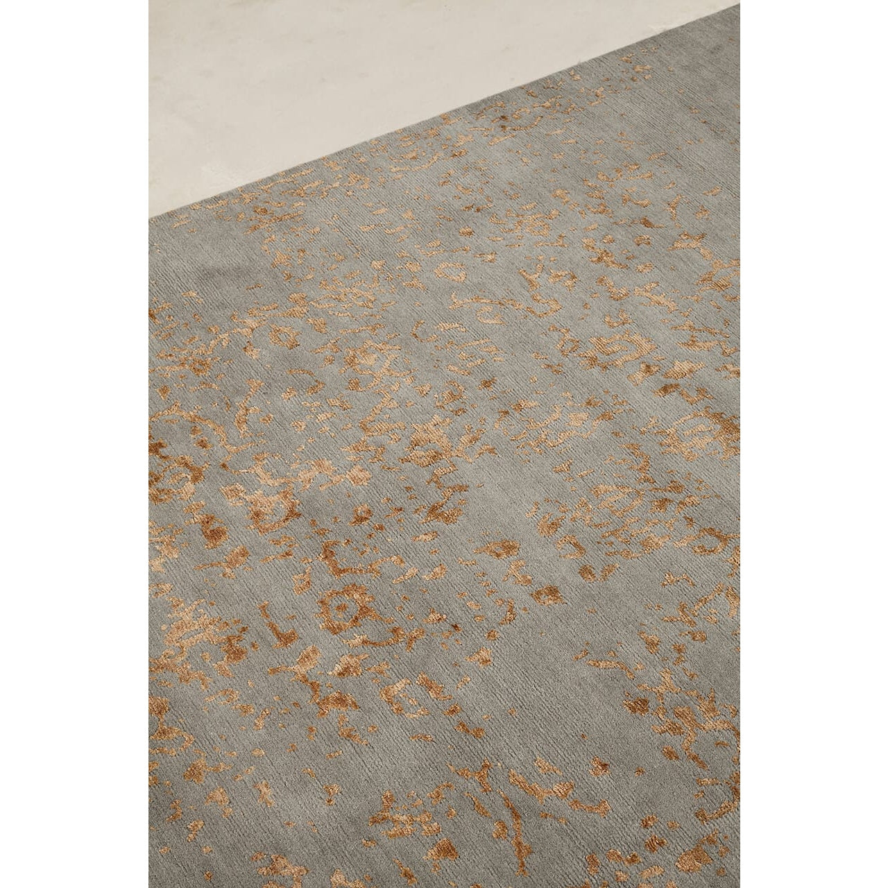 Amini - Artemisia Rug Amini Studio Ice