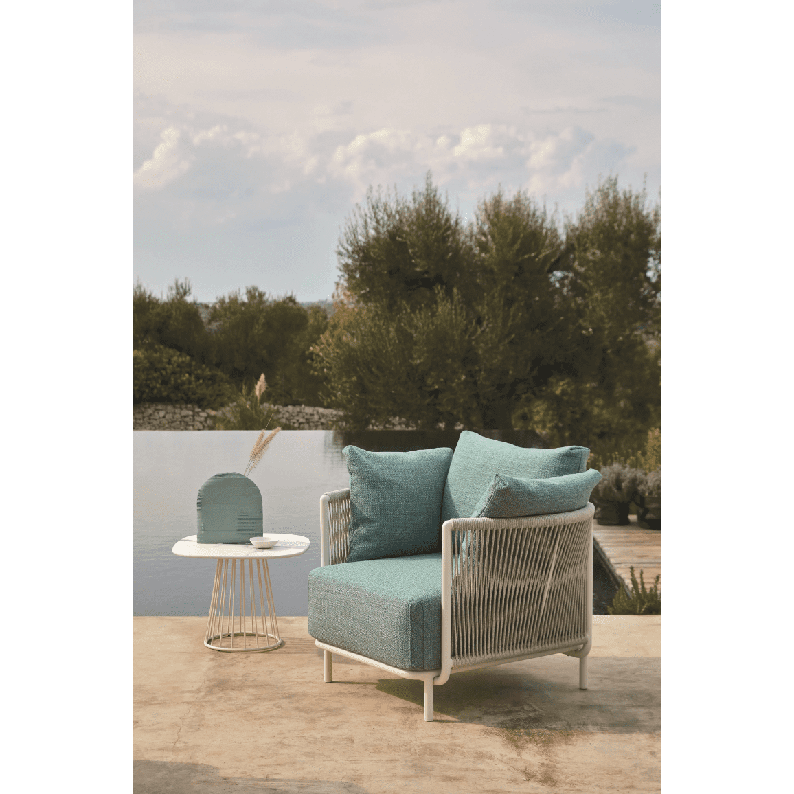 Roberti - Queen Armchair