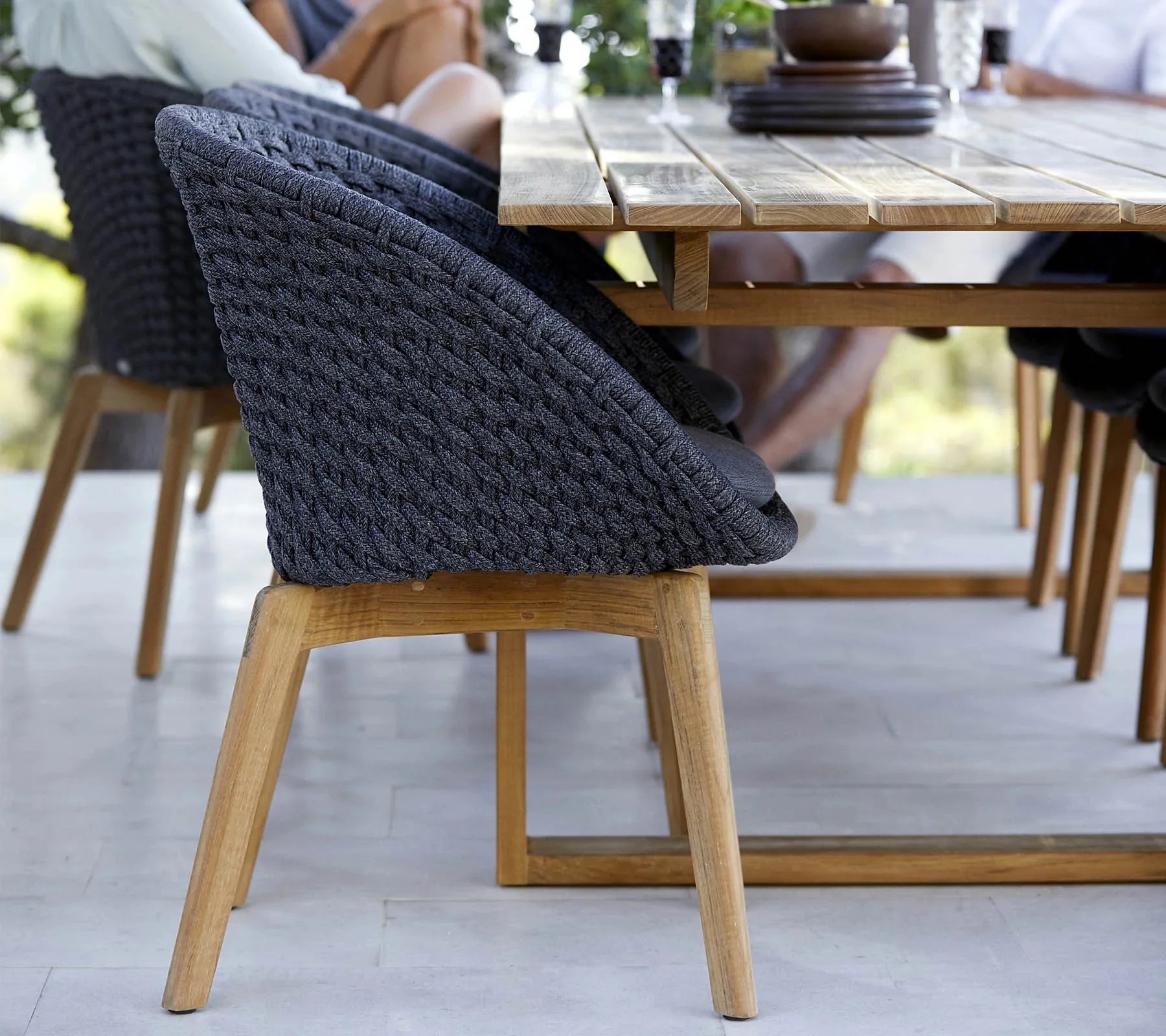 Unopiu - Synthesis extendable table