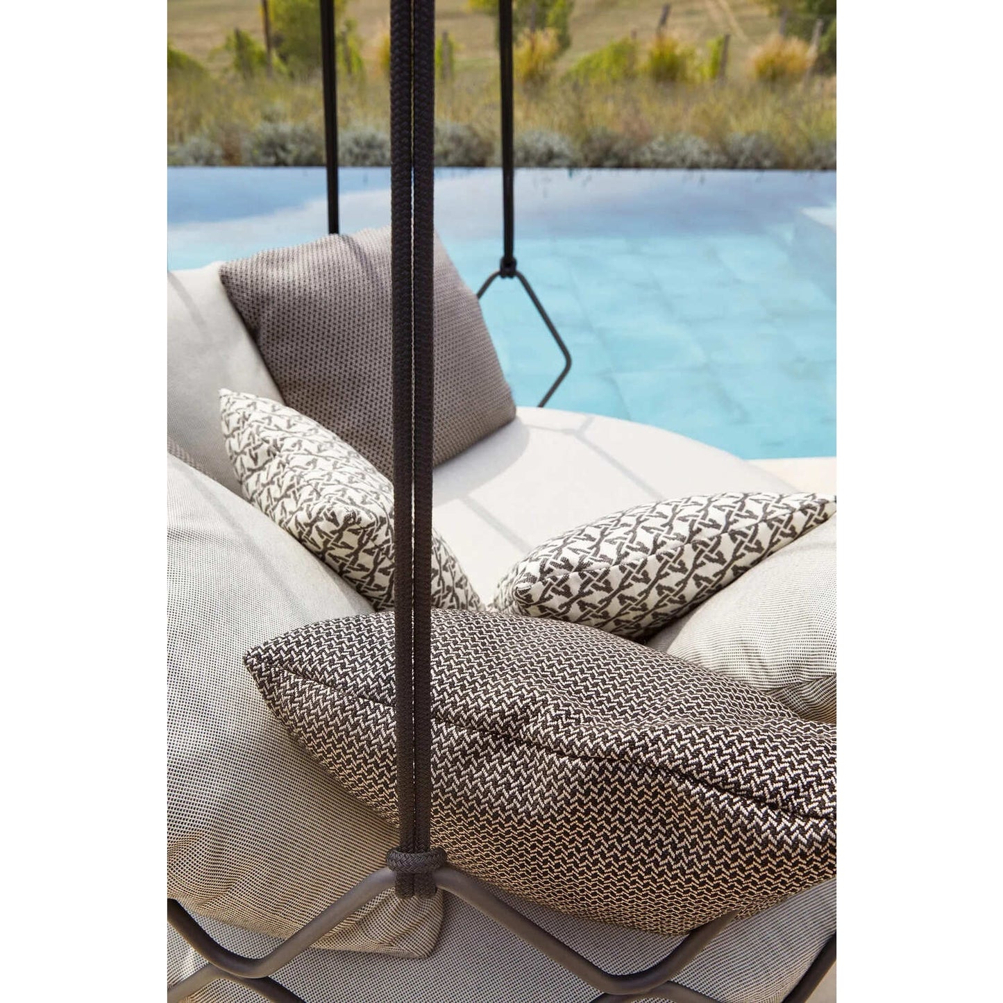 Roberti - Gravity Garden Hanging Chair