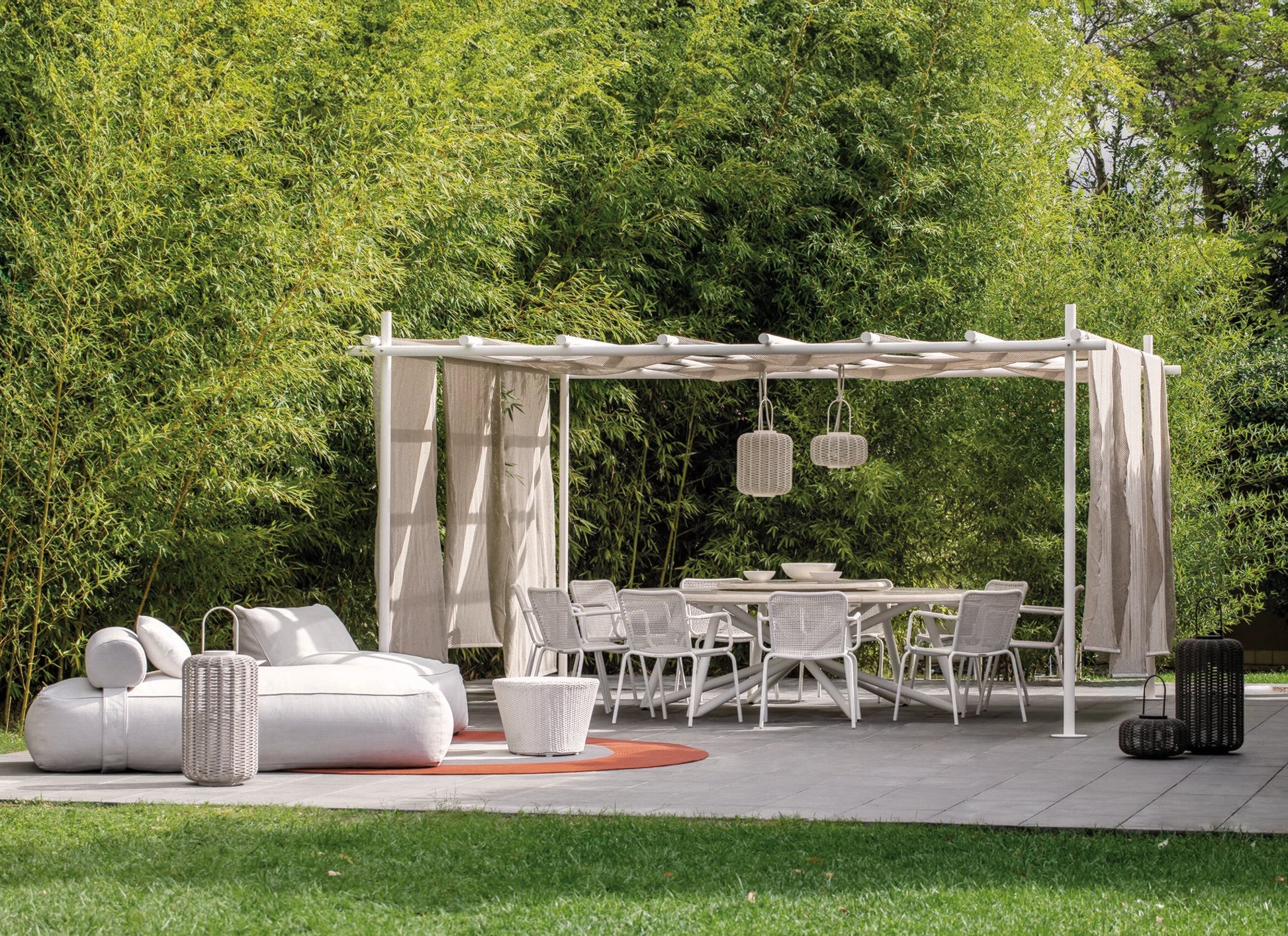 VELTHA® - SETHRA Garden Fountain made of Peperino