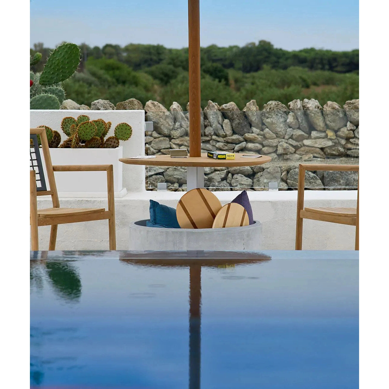 Unopiu - Lipari umbrella stand made of concrete