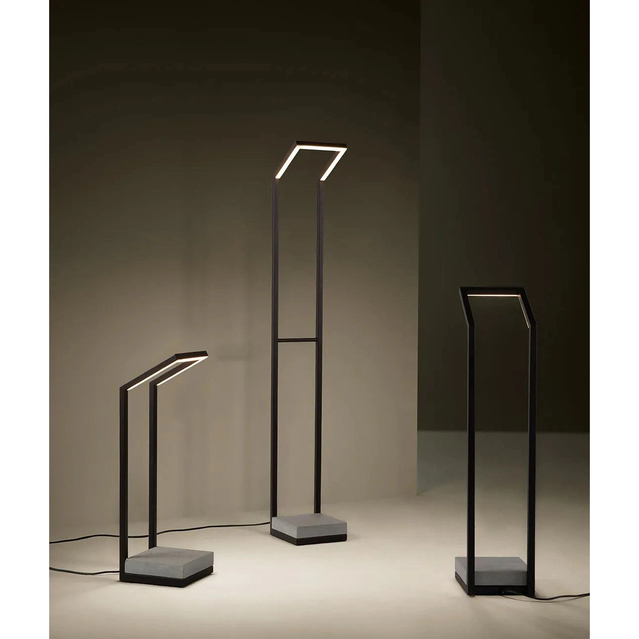 Unopiu - Floor lamp Tratto H 70