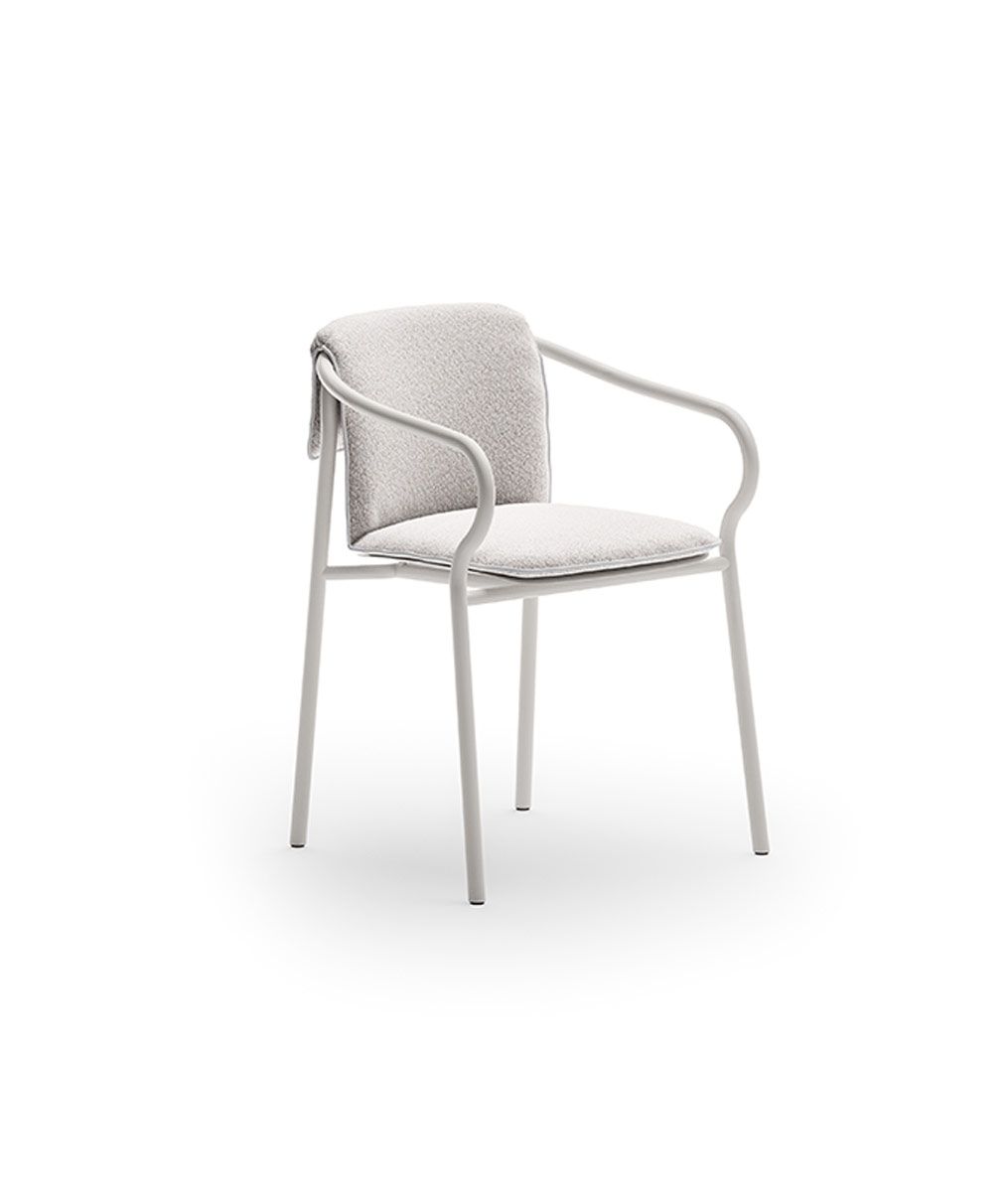 Unopiù – Salò chair with seat and back cushions
